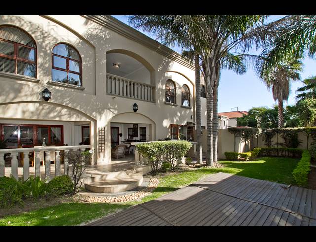 4 BEDROOM HOUSE FOR SALE IN KHYBER ROCK